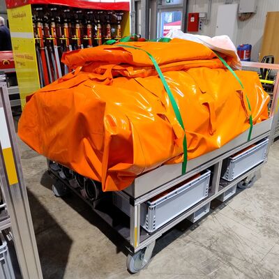 Bild vergr&ouml;&szlig;ern: Ausstattung für die Feuerwehr