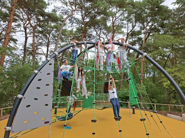 Mehr Bewegung und Aufenthaltsqualität: Schulhof des Otto-Hahn-Gymnasiums Gifhorn neu gestaltet